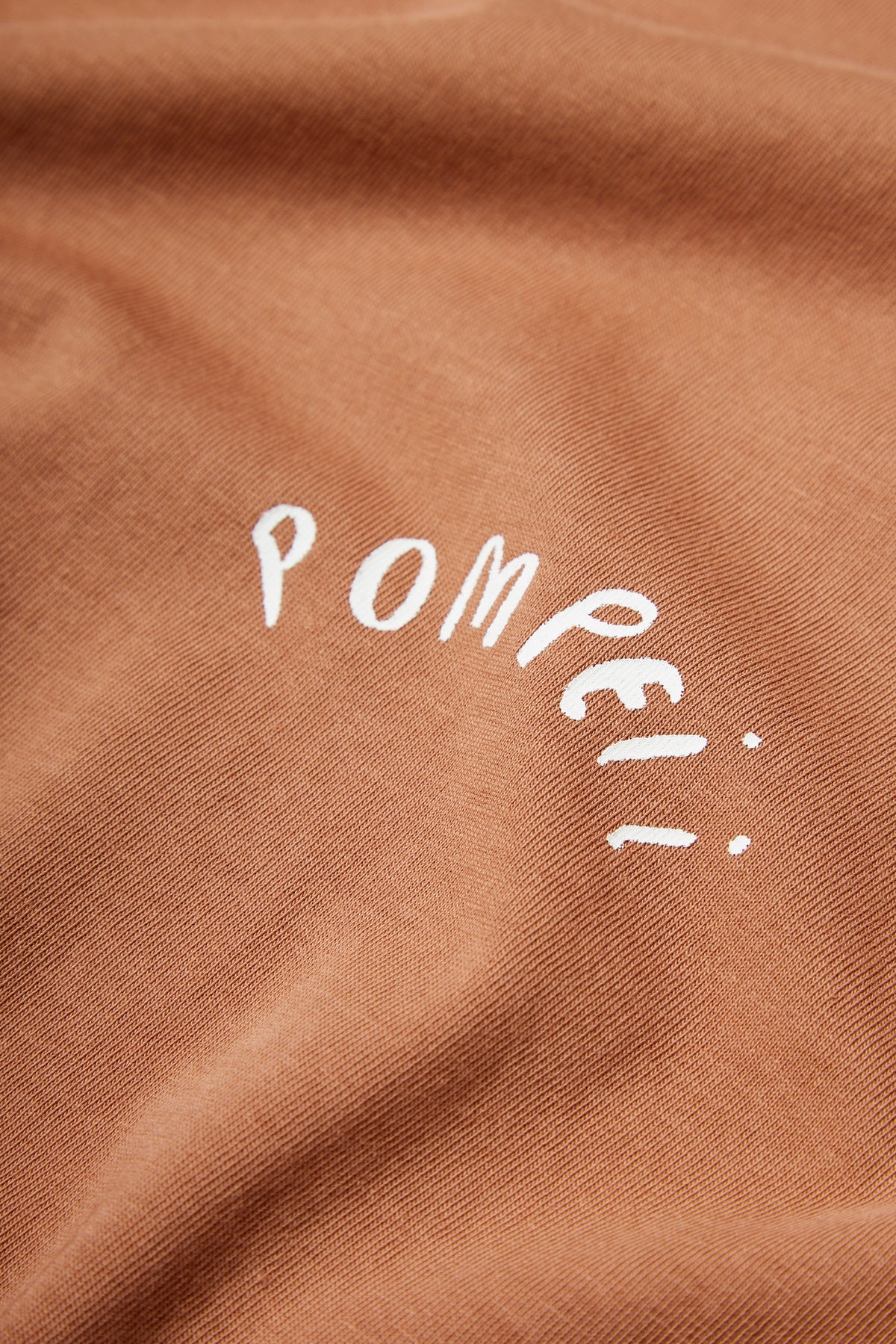 BRICK SPA GRAPHIC TEE