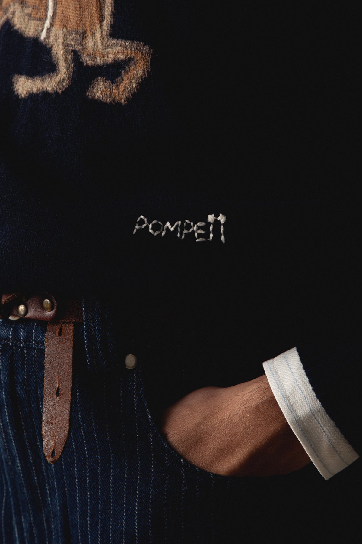 EQUESTRIAN NAVY KNIT SWEATER