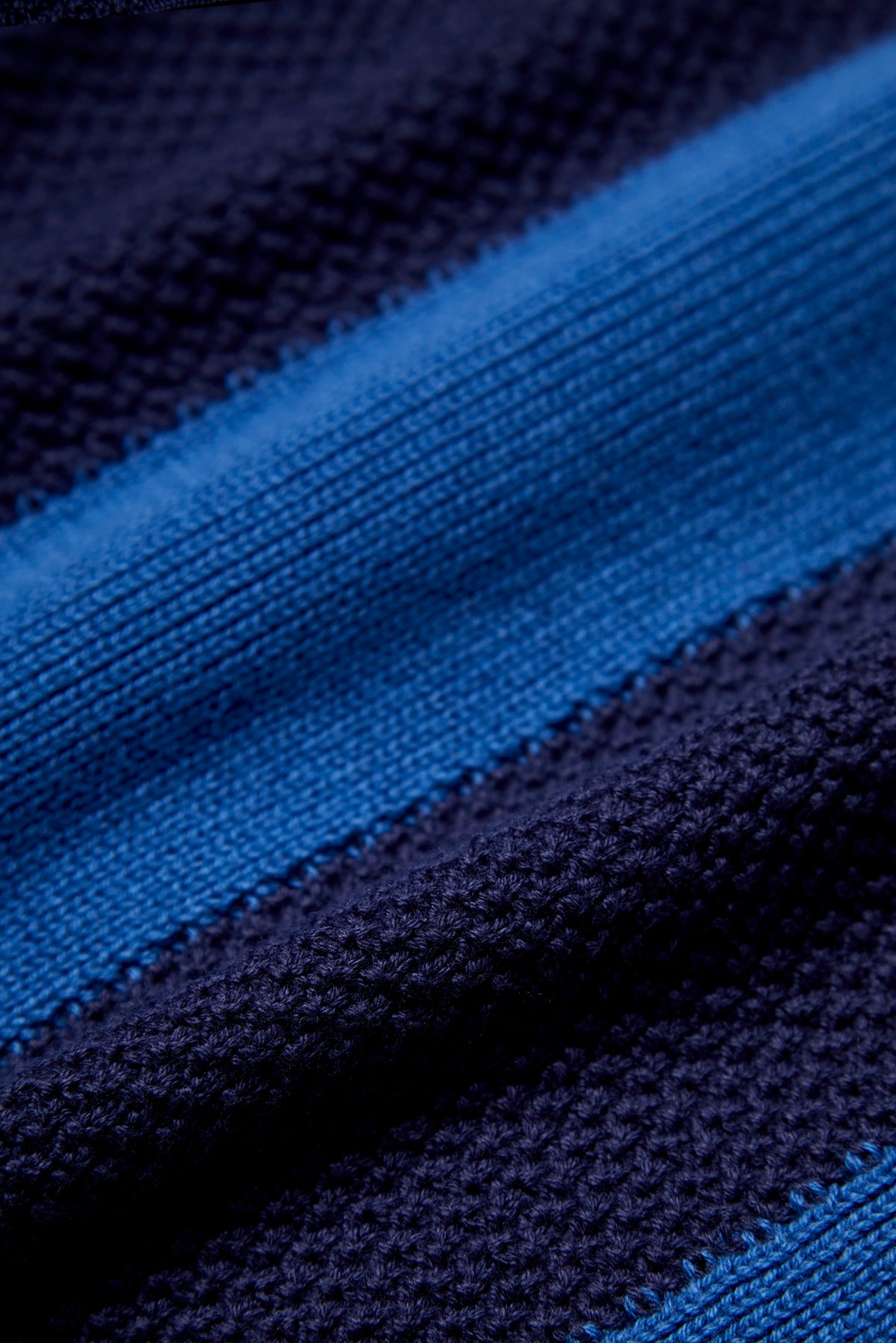 STRIPED NAVY TRACK SUIT