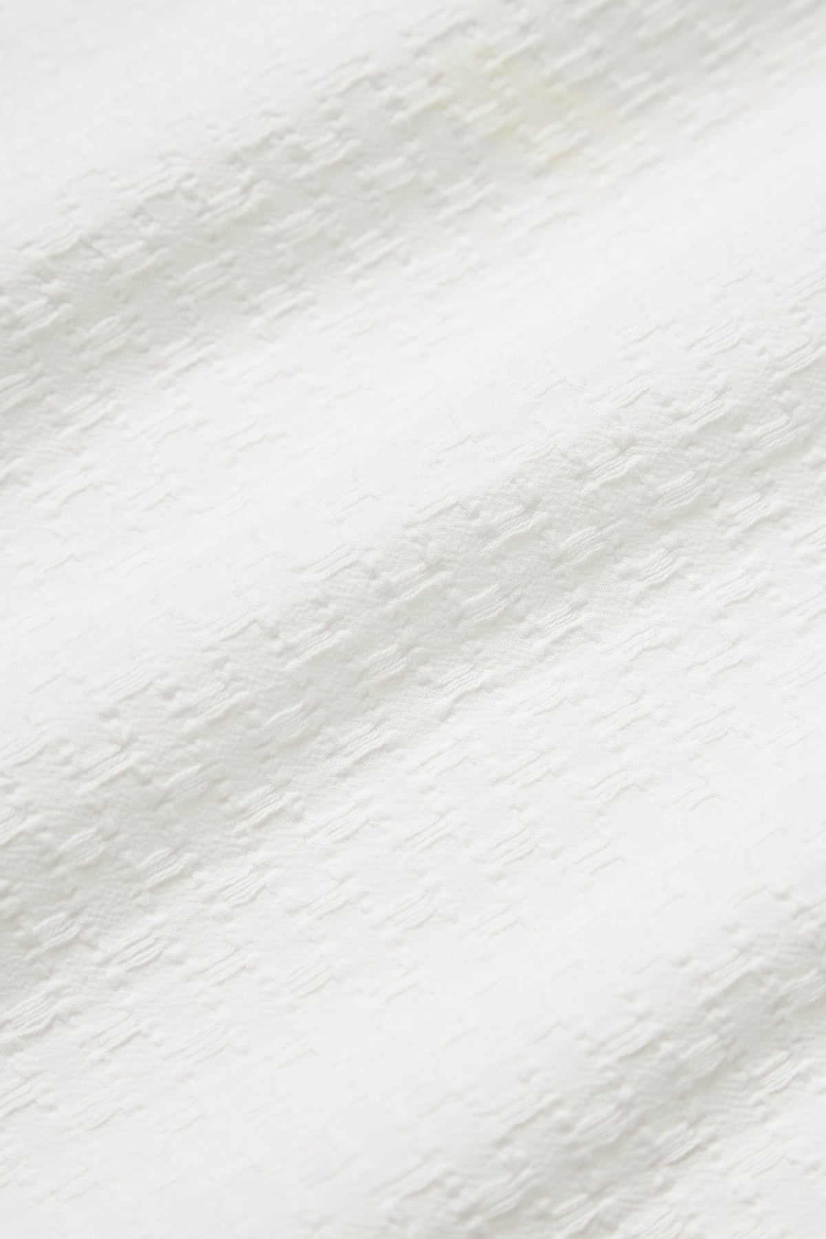 TEXTURED WHITE SHIRT
